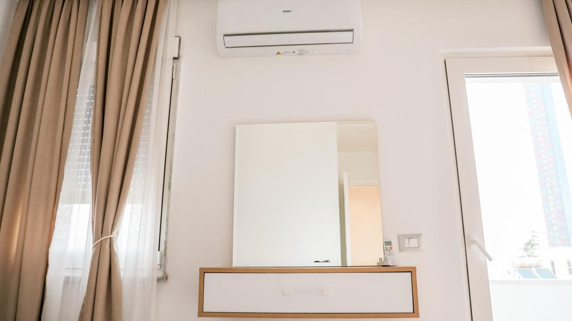 Premium Apartment In The Center Tirana Eksteriør billede