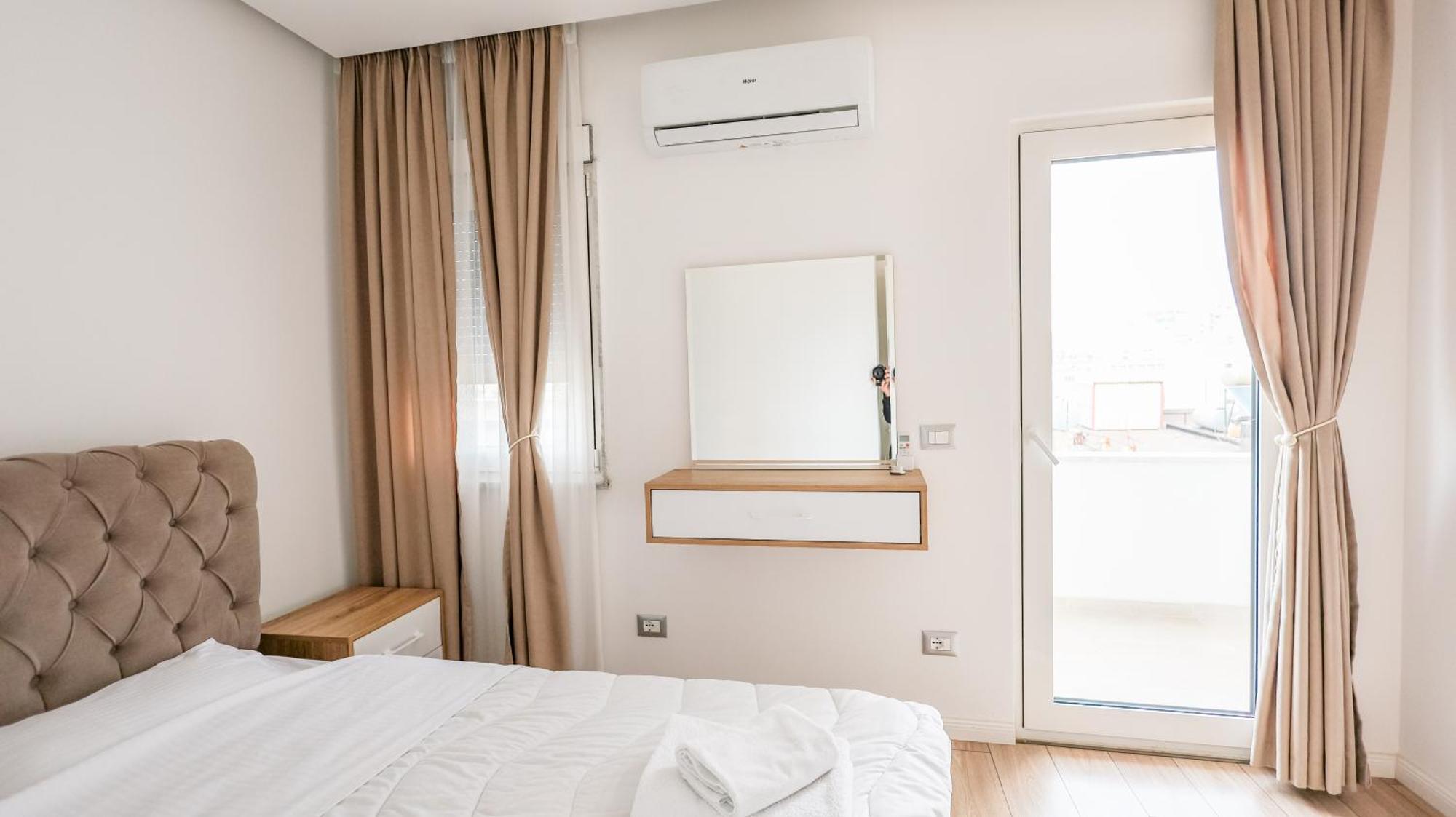 Premium Apartment In The Center Tirana Eksteriør billede