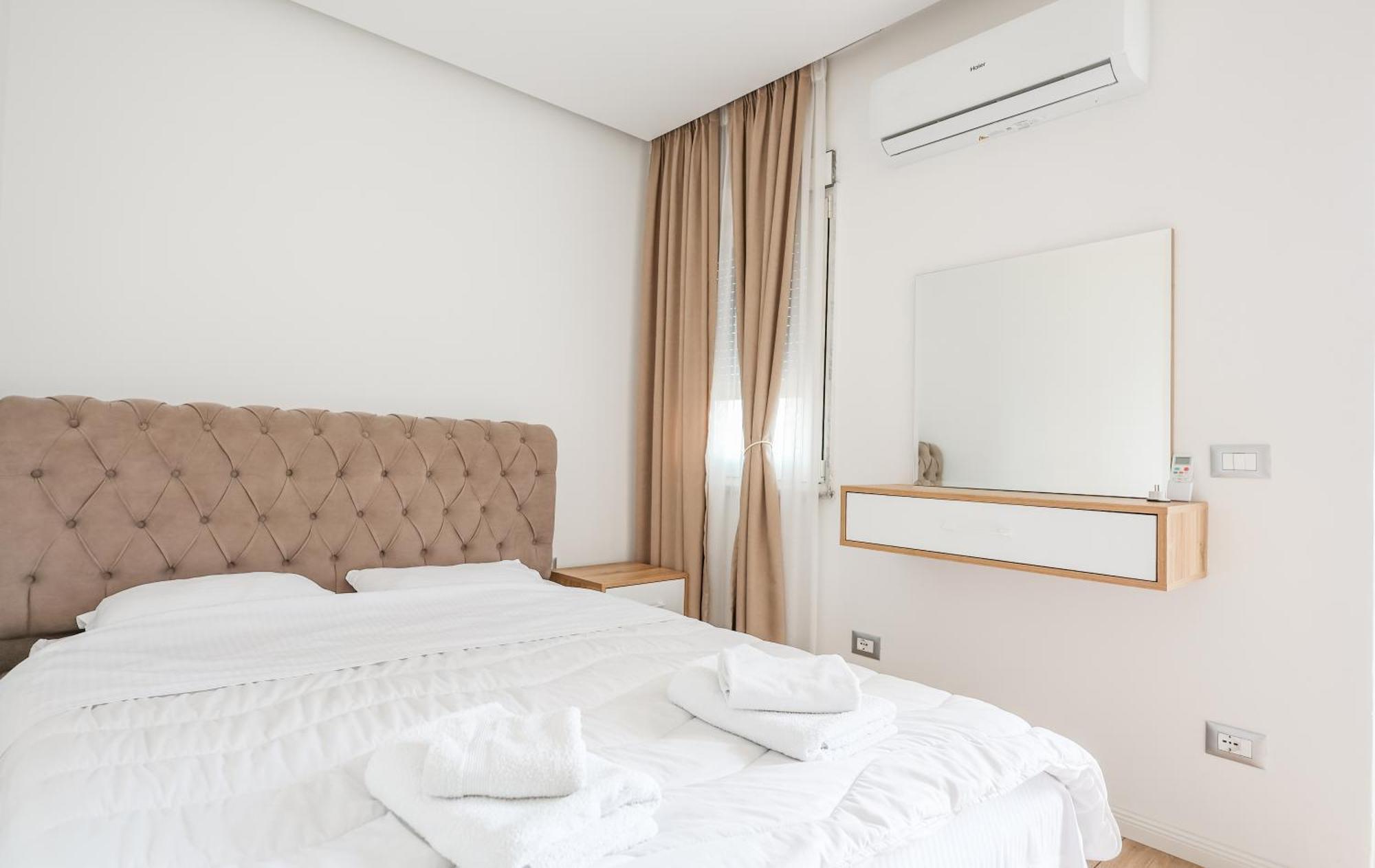 Premium Apartment In The Center Tirana Eksteriør billede